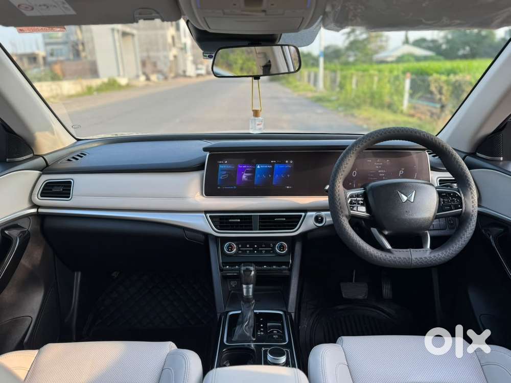 Mahindra Xuv700 Ax7l 6 Str At, 2022, Diesel
