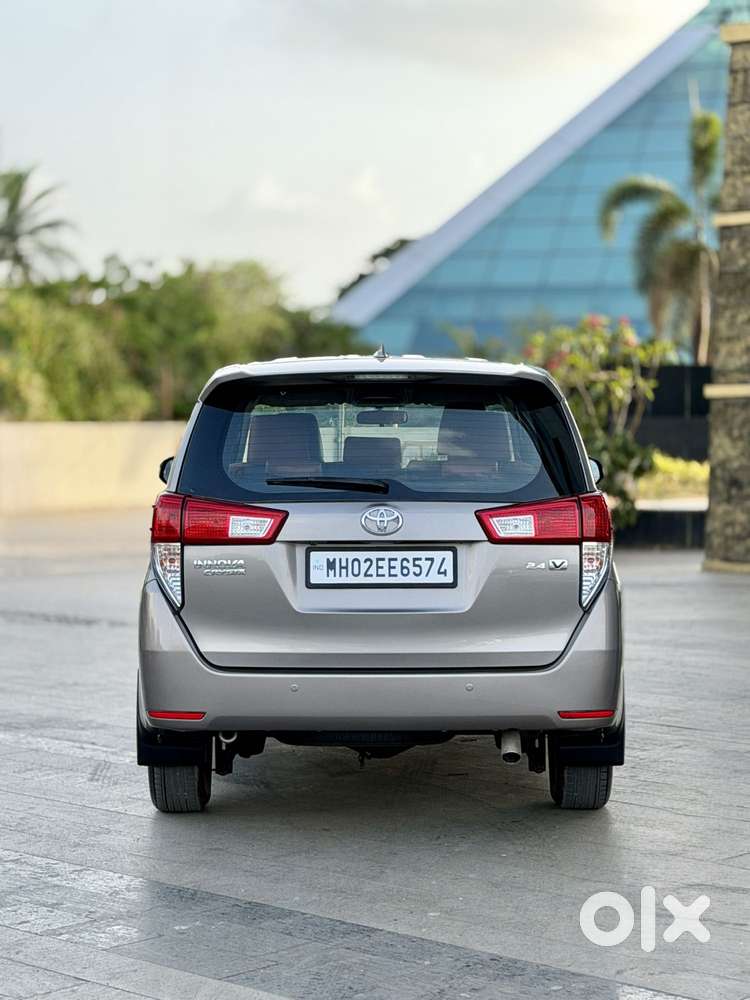Toyota Innova Crysta 2.4 V 8 Str, 2016, Diesel