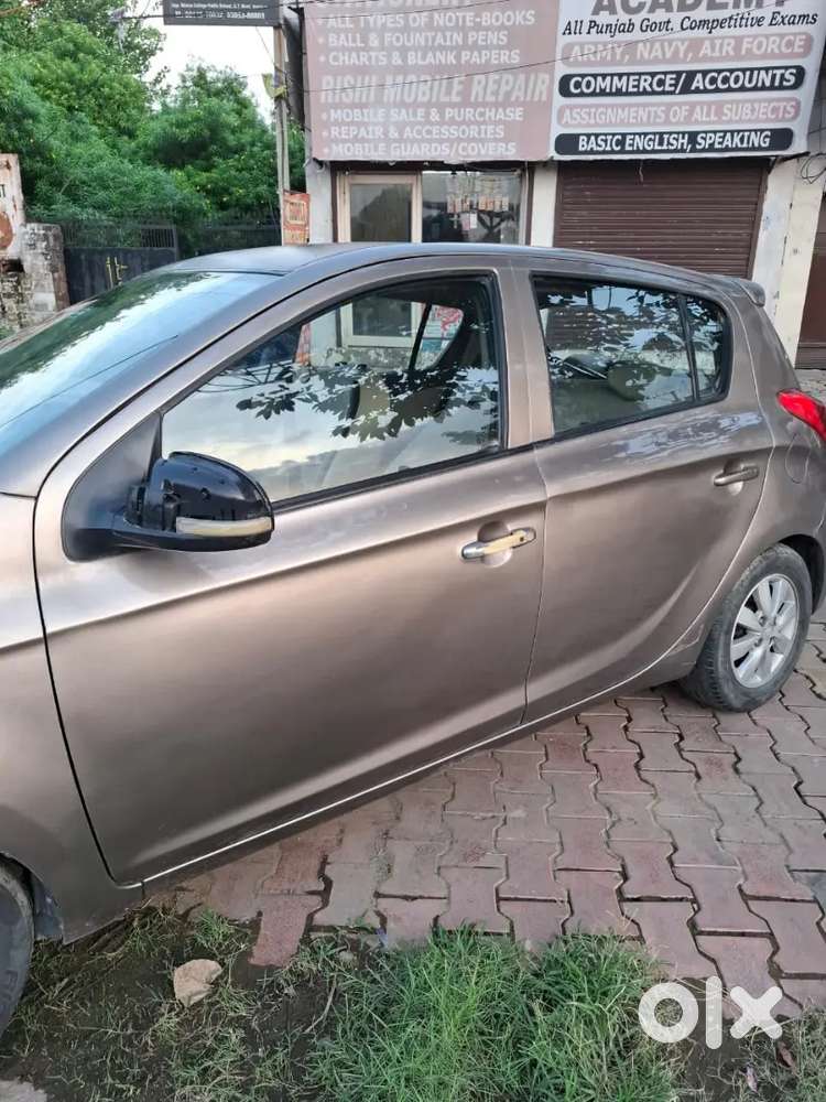 Hyundai I20 2014 Diesel 100000 Km Driven