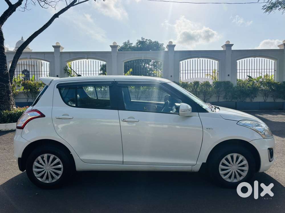Maruti Suzuki Swift Vxi With Abs, 2016, Petrol