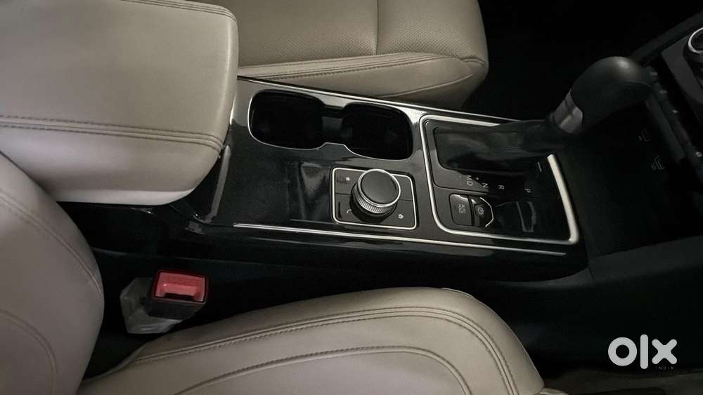 Mahindra Xuv700 2.2 Ax 7 Diesel At Luxury Pack Str, 2022, Diesel