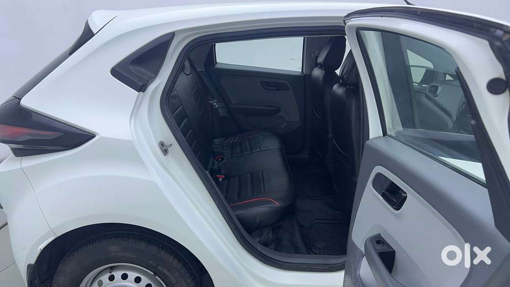 Tata Altroz 1.2 Xm, 2021, Petrol