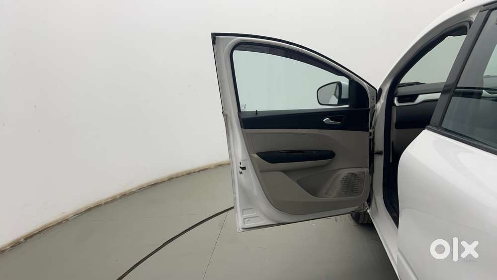 Renault Triber Rxz Easy-r Amt, 2020, Petrol