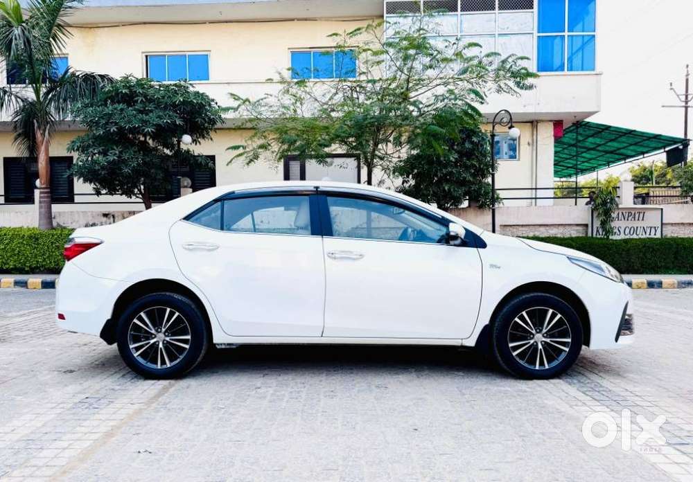 Toyota Corolla Altis 1.8 Gl, 2018, Petrol