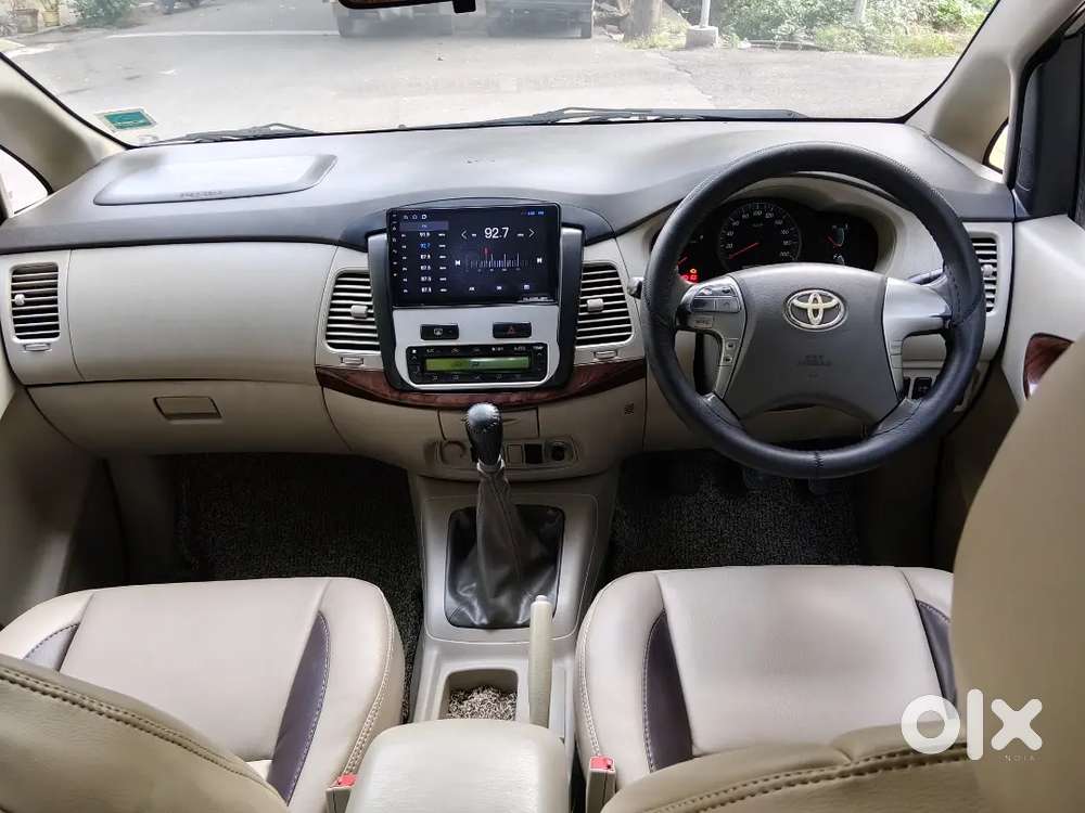 Toyota Innova 2012