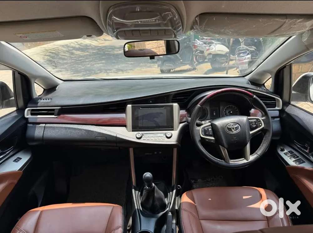 Innova Crysta 2.4 V Loaded Vehicle