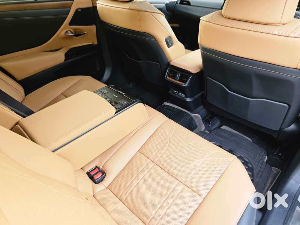 Lexus Es 300h Luxury, 2025, Cng & Hybrids
