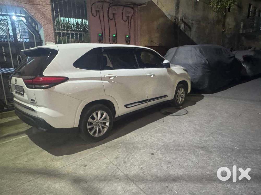 Toyota Innova Hycross 2.0 Vx Hybrid 7 Str, 2024, Petrol
