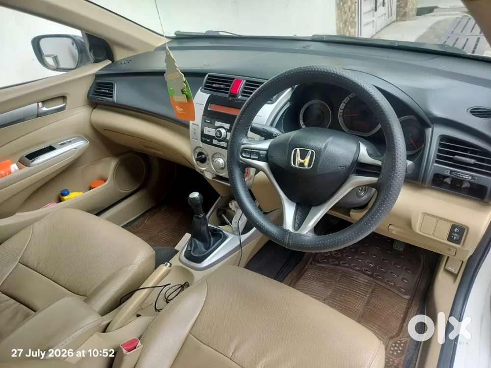 Less Driven Honda City Petrol Manual 2011 Variant