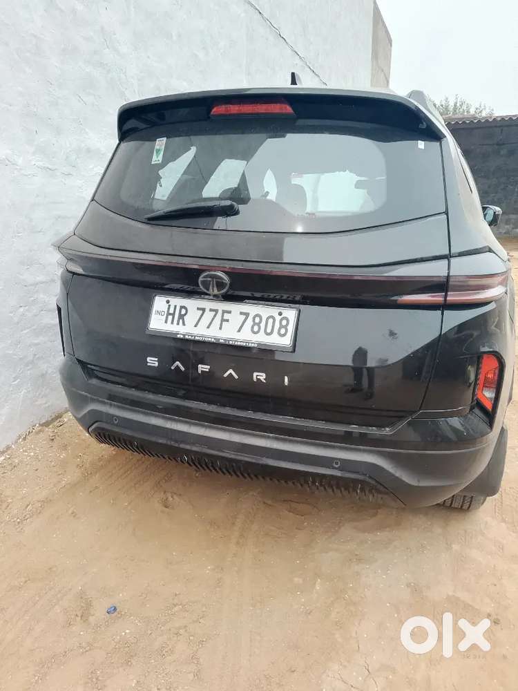 Car Model - Tata Safari Pure X Automatic Dark Edition