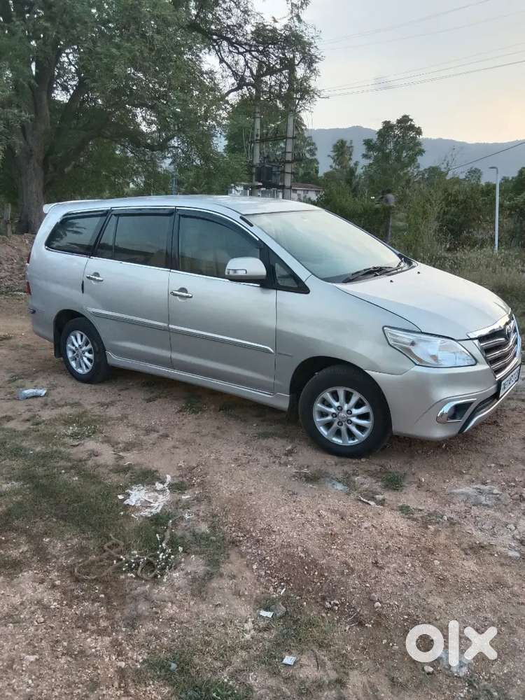 Toyota Innova 2.0 V 2012