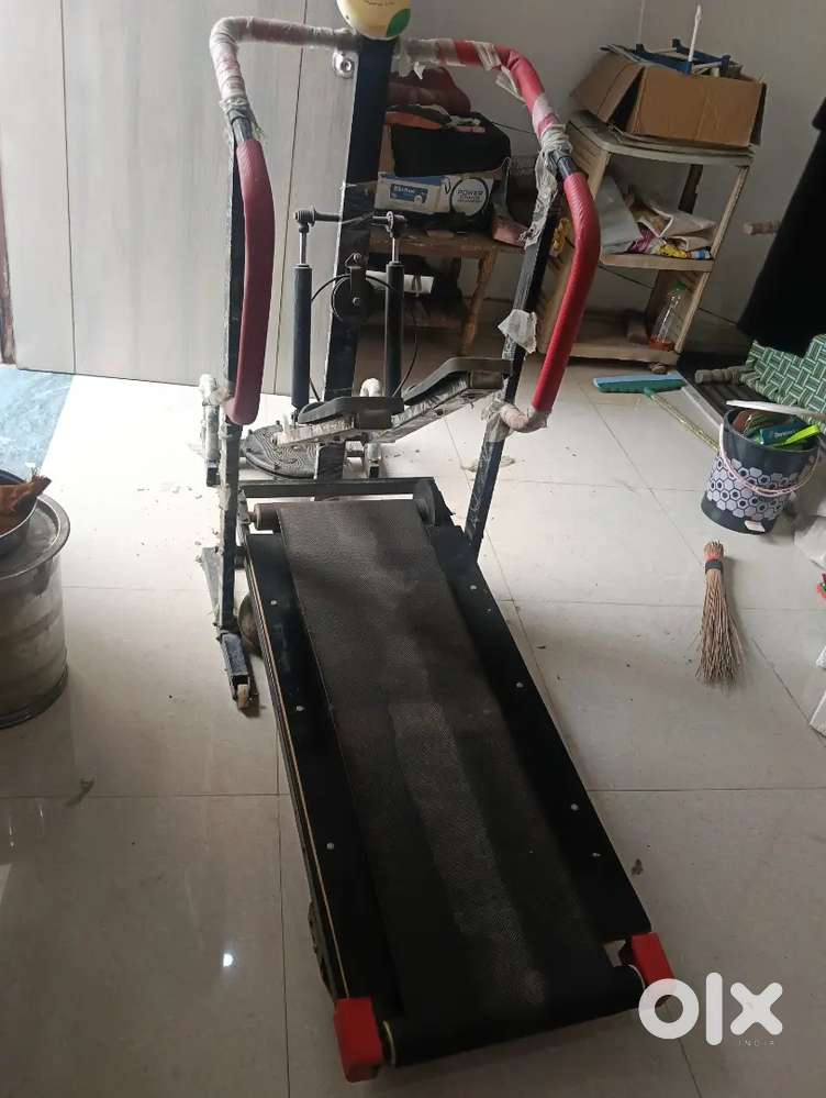 Manual treadmill