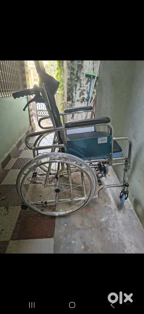 Diwan cot & wheel chair - Good condition