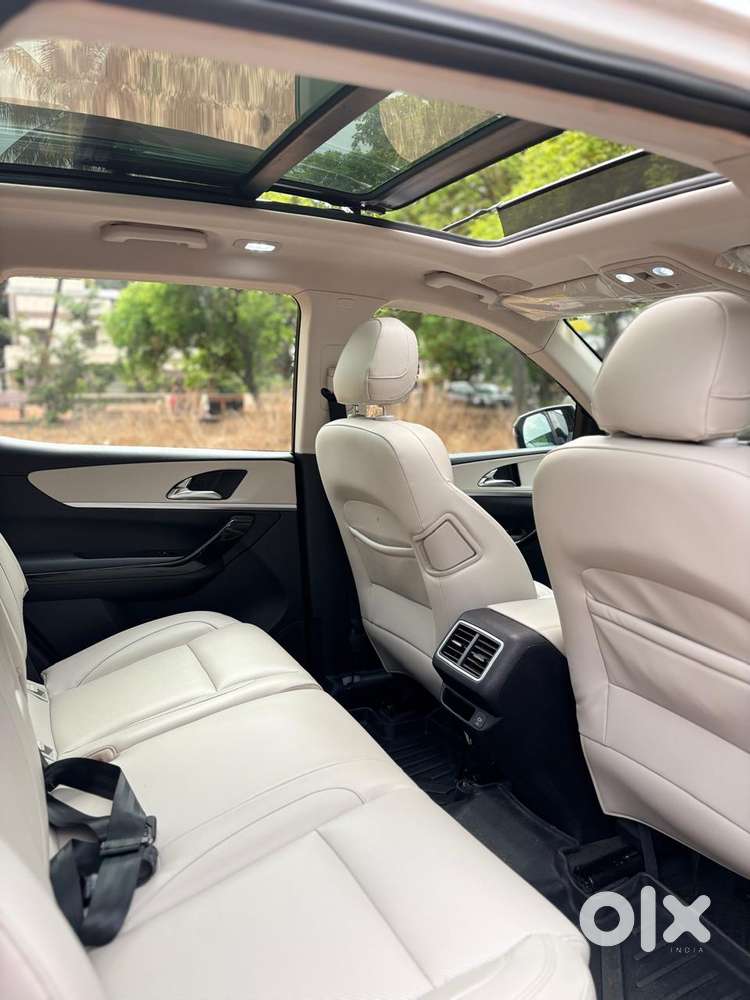 Mahindra Xuv700 2.2 Ax 7 Diesel At Luxury Pack Str Awd, 2024, Diesel