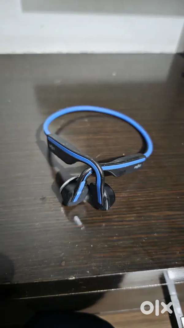 Shokz wireless headphone for athletes