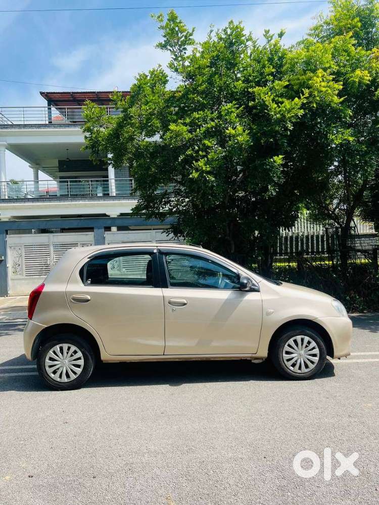 Toyota Etios Liva GD, 2012, Petrol
