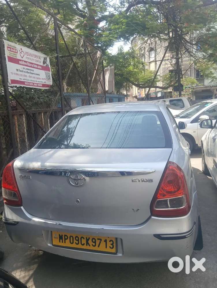 Toyota Etios 2011 Petrol 80000 Km Driven