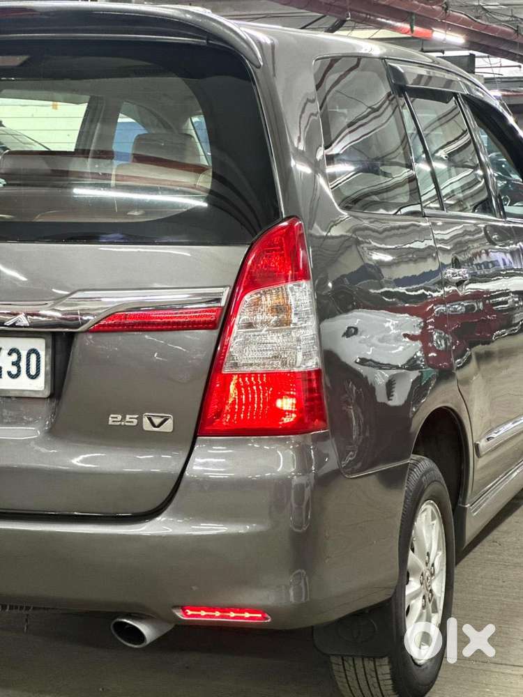 Toyota Innova 2.5 Vx (diesel) 8 Seater Bs Iv, 2014, Diesel