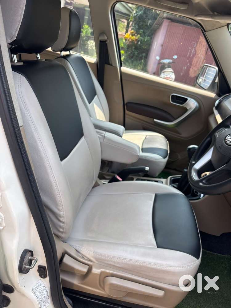 Mahindra Tuv 300 T8, 2016, Diesel