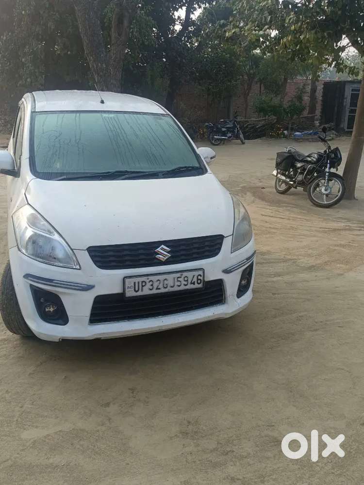 White Colour Ka Car Hai