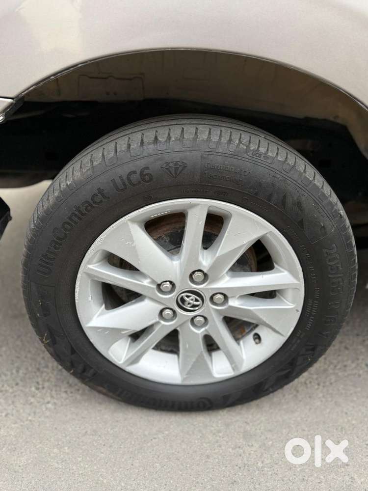 Toyota Innova Crysta 2.4 V 8 Str, 2017, Diesel