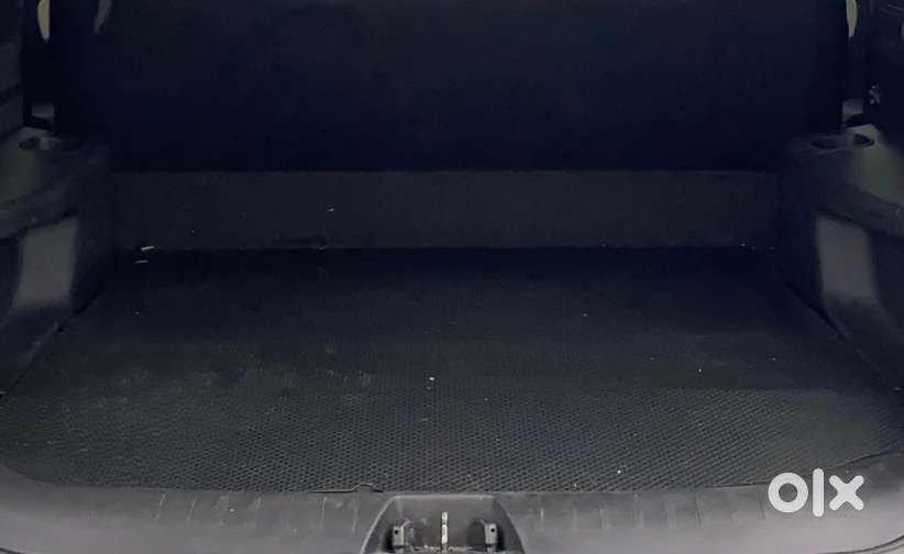 Mahindra Xuv700 2.0 Ax 5 Petrol At Str, 2024, Petrol