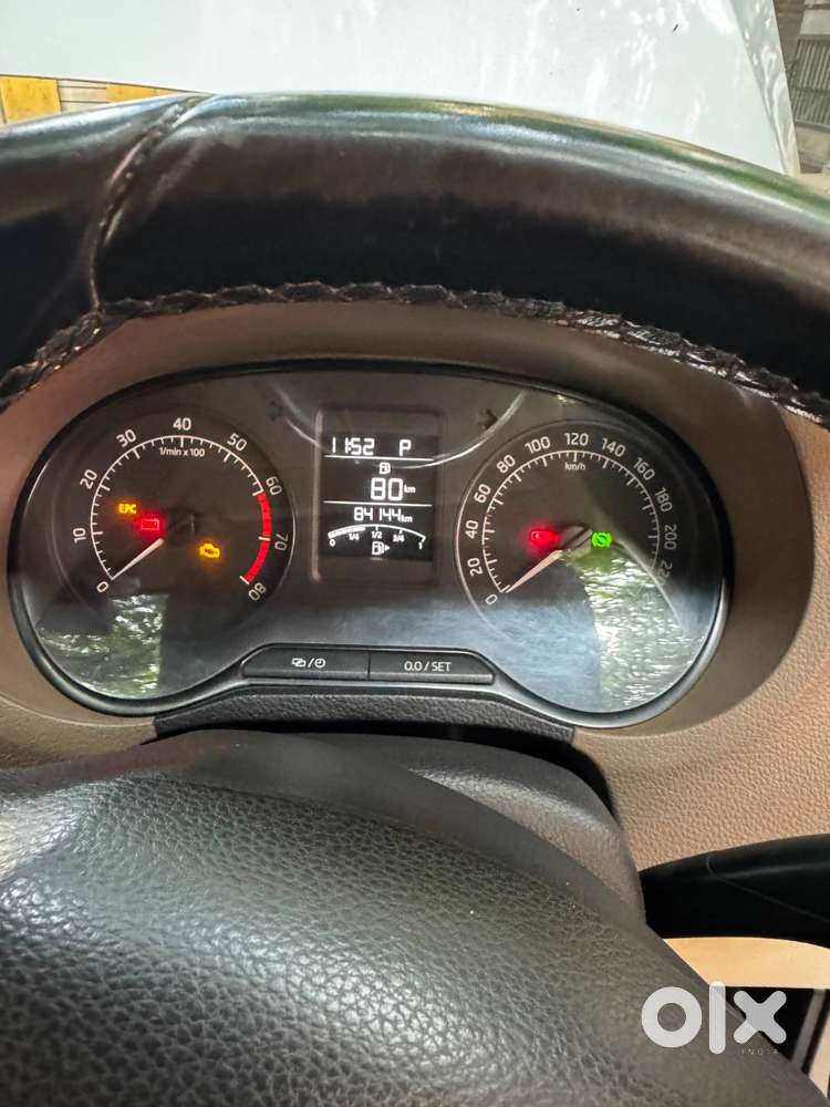 Skoda Rapid 2015 Petrol 85000 Km Driven