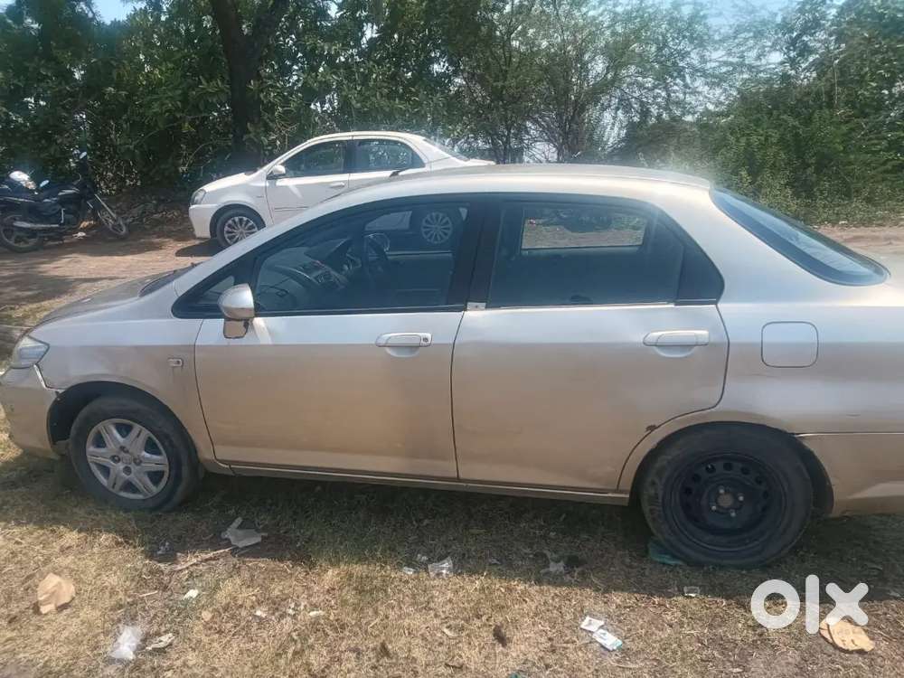 Honda City Zx 2006 Cng & Hybrids 60000 Km Driven