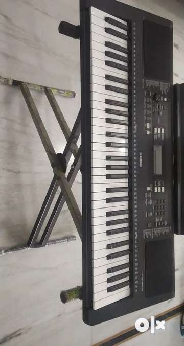 YAMAHA digital keyboard with STAND PSR E363 PSR EW300 YPT 360 Musical Instruments 1766208969