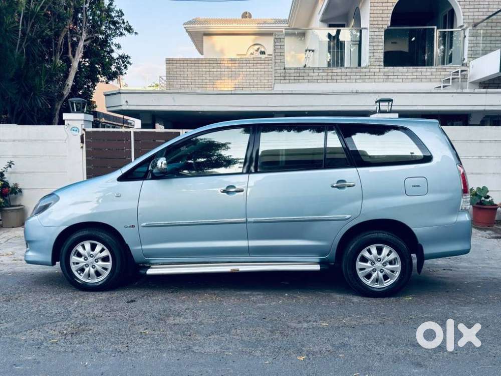 Toyota Innova 2.5 V 7 Str, 2011, Diesel