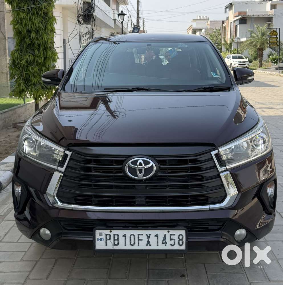 Toyota Innova Crysta 2.4 V 8 Str, 2016, Diesel