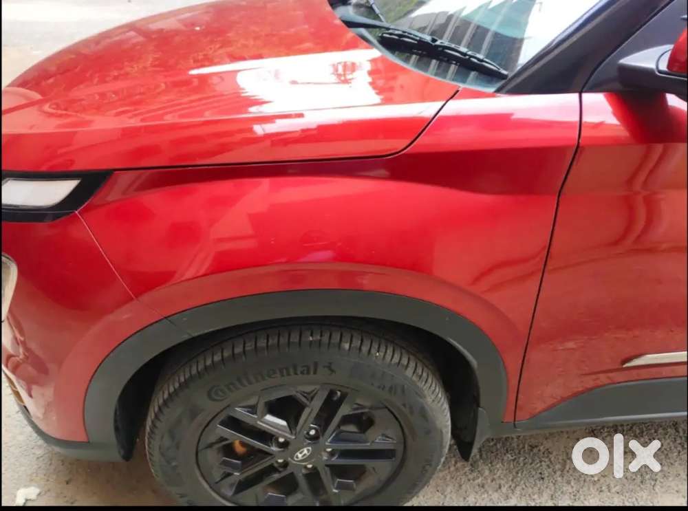 Hyundai Venue 2022 Petrol 61500 Km Driven