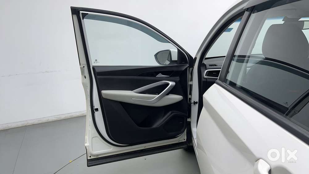 Mg Hector Plus 1.5 Hybrid Super Turbo 7 Str, 2022, Cng & Hybrids