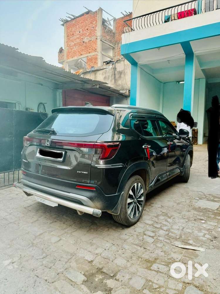 Honda Elevate 2023 Top Petrol 7000 Km Driven