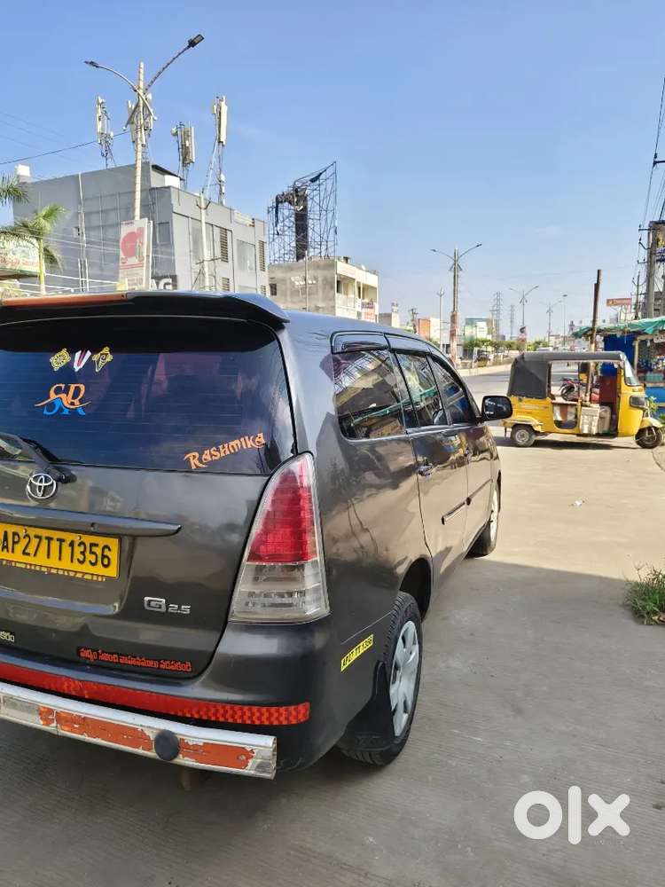 Toyota Innova 2010 , Quater Tax 7+1