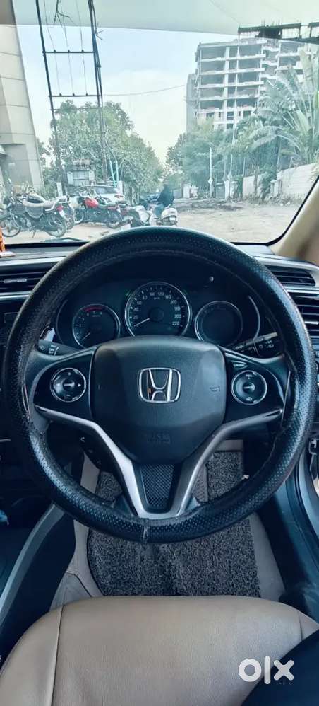Honda City 2019 ,  Variant, First Owner, Lunar Silver Metallic Color.