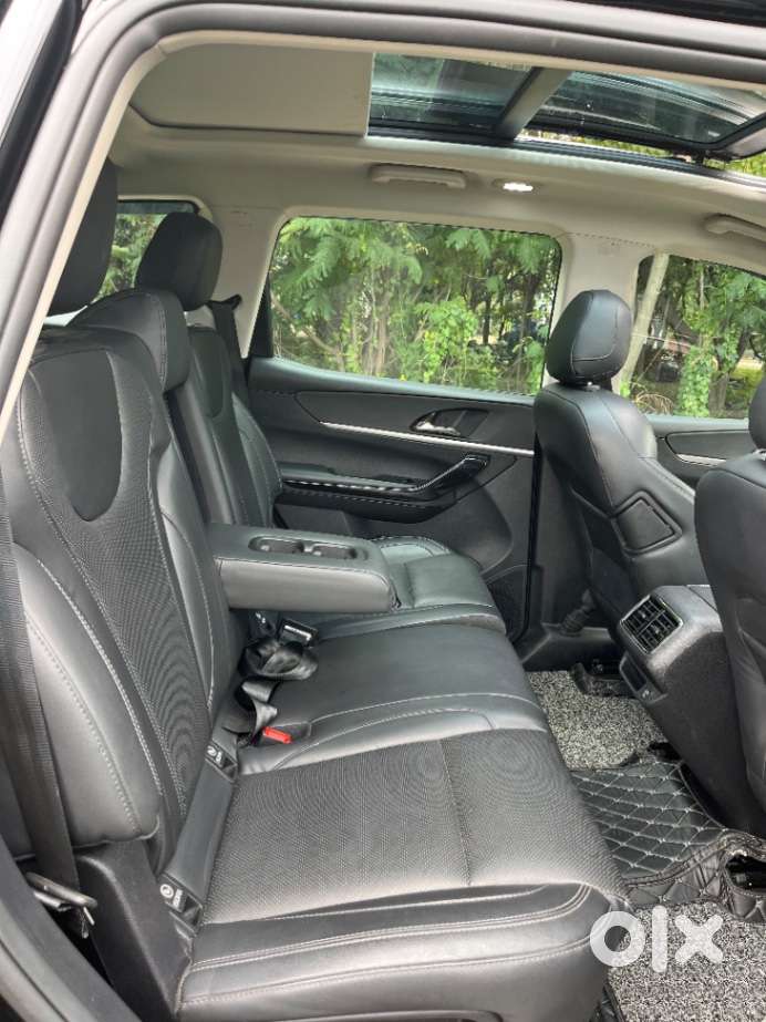 Mahindra Xuv700 2.2 Ax 7 Diesel Mt Str, 2025, Diesel