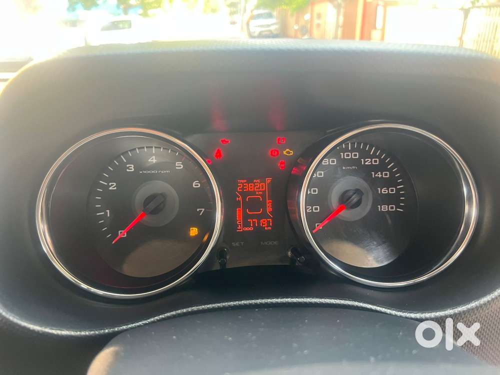 Mahindra Tuv 300 T8, 2016, Diesel