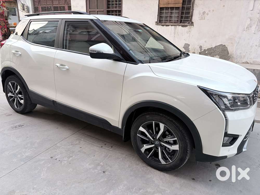 Mahindra Xuv300 W8 (o) 1.5 Diesel Amt, 2022, Diesel
