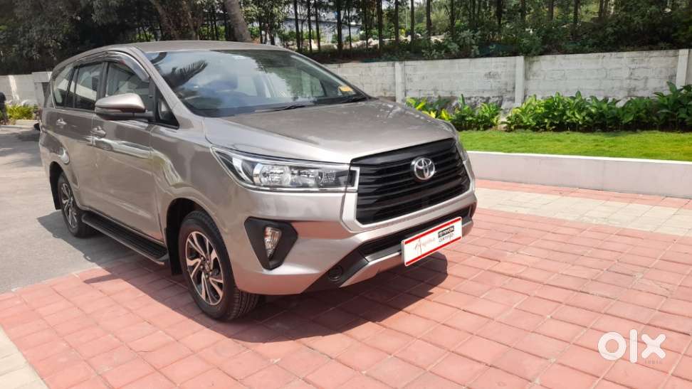 Toyota Innova Crysta 2.4 Gx Limited Edition At 7 Str, 2022, Diesel