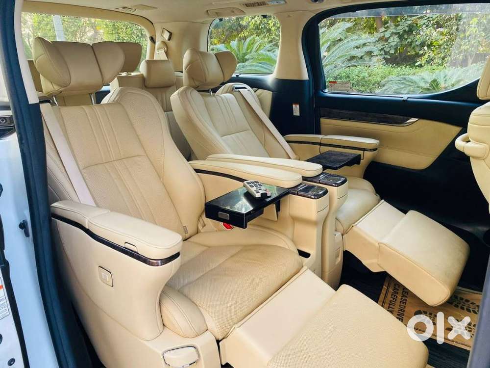 Toyota Vellfire Vip &ndash; Executive Lounge, 2021, Petrol