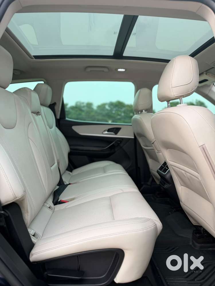 Mahindra Xuv700 2.2 Ax 7 Diesel At Luxury Pack Str, 2023, Diesel