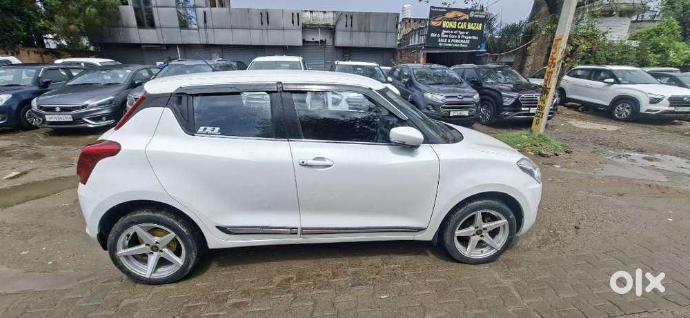 Maruti Suzuki Swift Vxi + Manual, 2022, Petrol