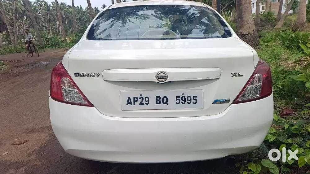 Nissan Sunny 2012 Diesel 225000 Km Driven