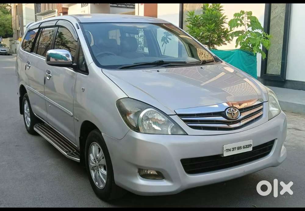Toyota Innova 2.5 Vx 8 Seater Bs Iv, 2011, Diesel