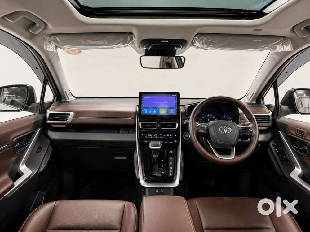 Toyota Innova Hycross 2.0 Zx (o) Hybrid 7 Str, 2025, Petrol