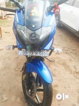 Pulsar 220 best sale spare parts olx