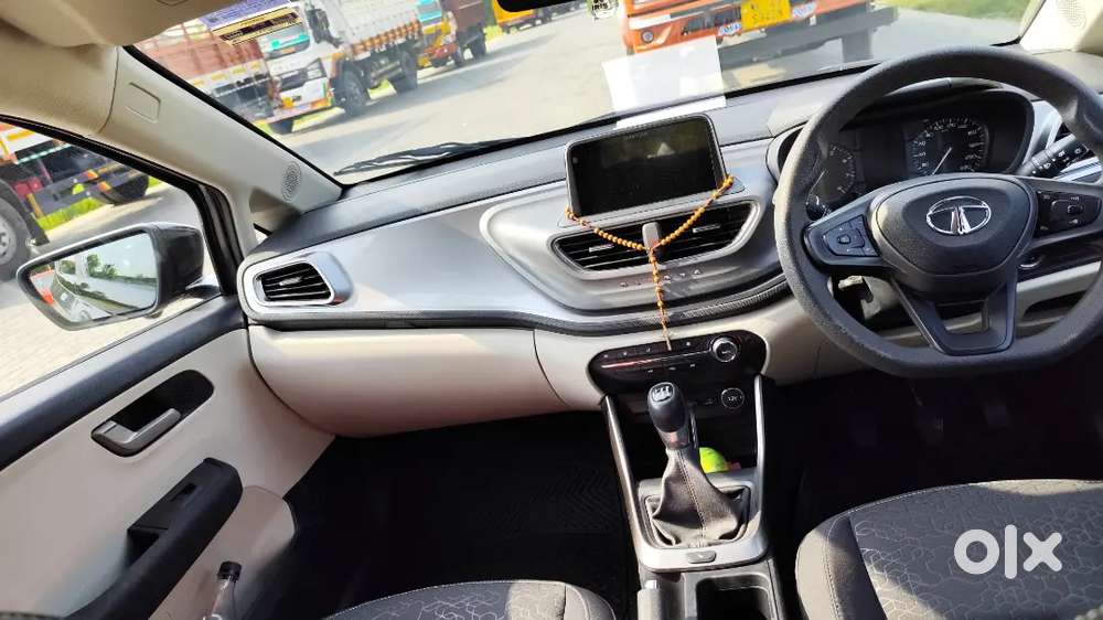 Tata Altroz 2024 Petrol 19910 Km Driven