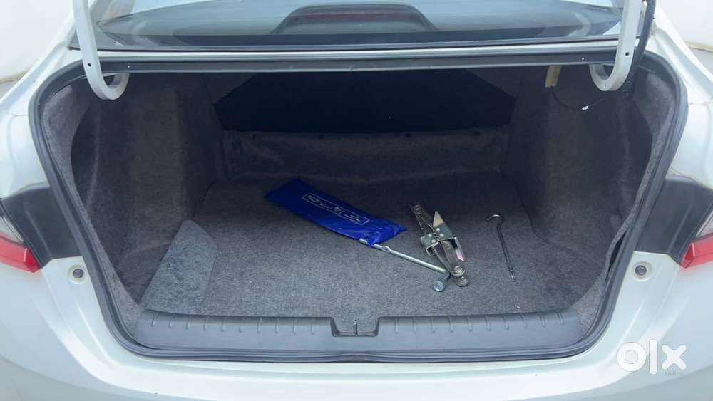 Honda City 1.5 V Mt, 2023, Petrol
