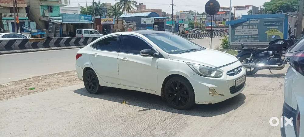 Hyundai Verna Petrol 2011 Year